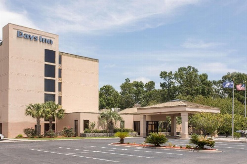 Days Inn by Wyndham Myrtle Beach image 17
